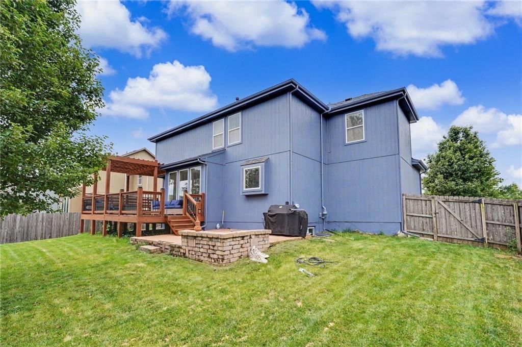 10208 Theden Circle — photo 44