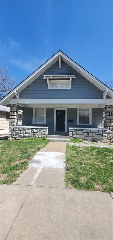 3915 Norton Avenue — photo 1