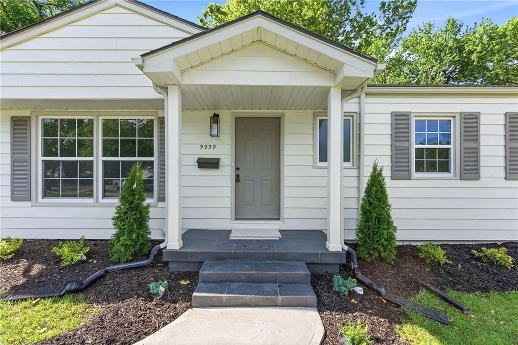 9939 Campbell Street — photo 2