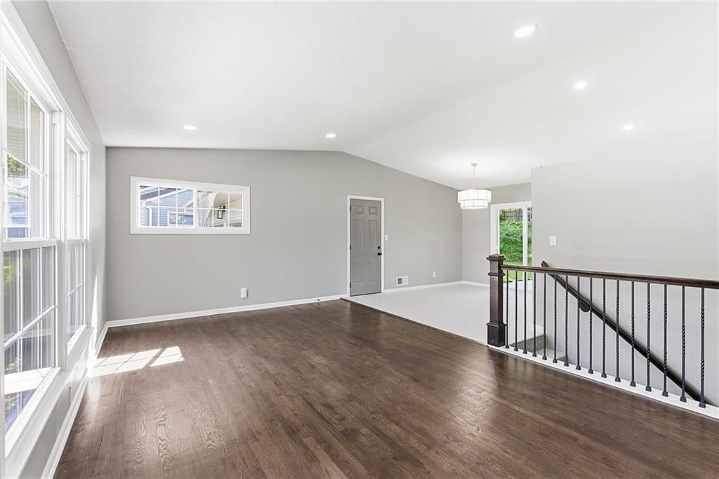 9939 Campbell Street — photo 3