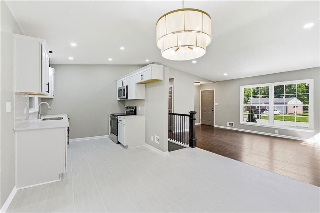9939 Campbell Street — photo 8