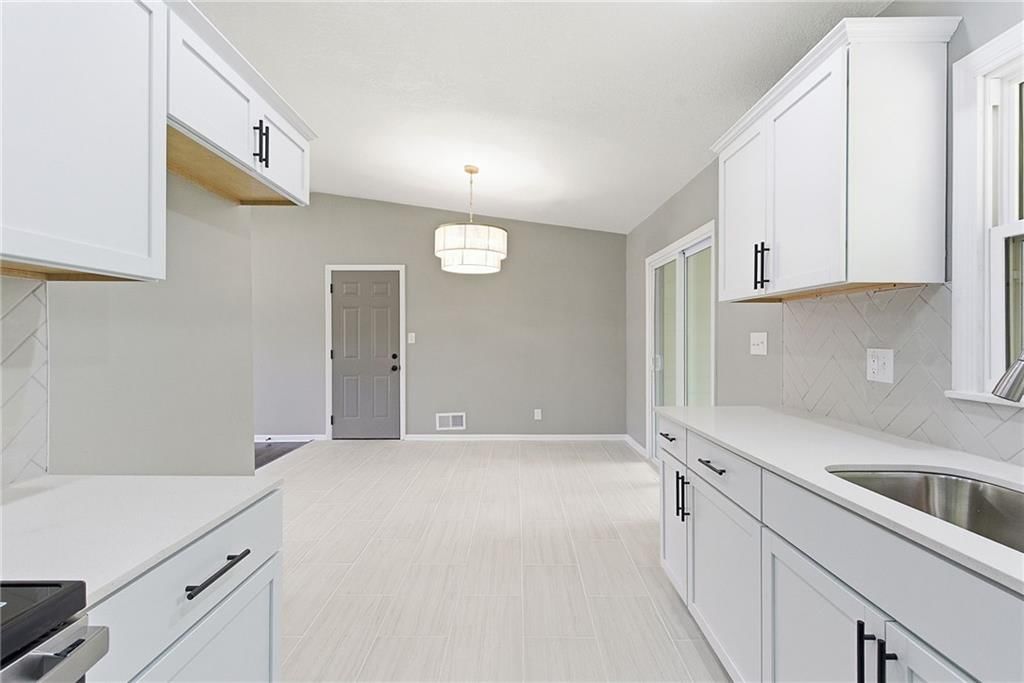 9939 Campbell Street — photo 11