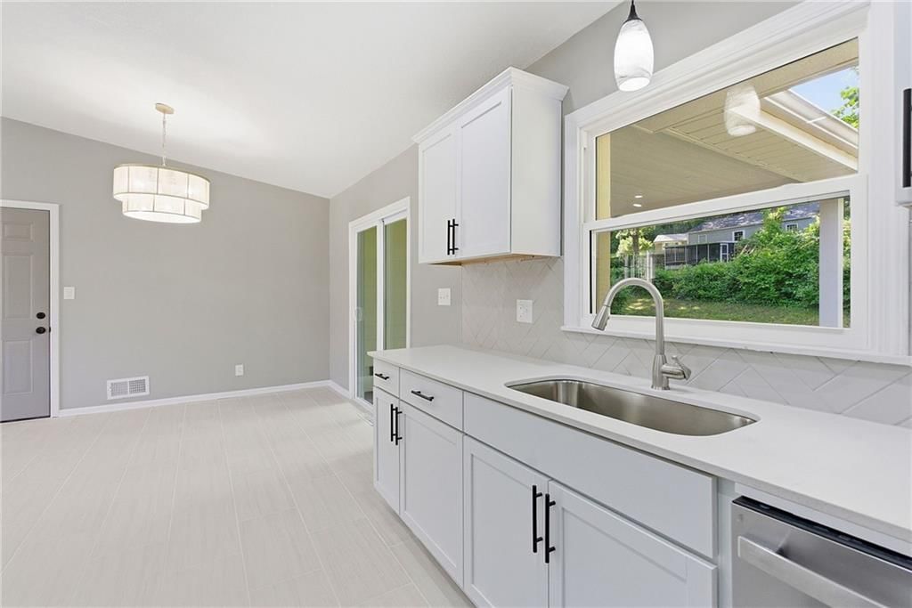 9939 Campbell Street — photo 12