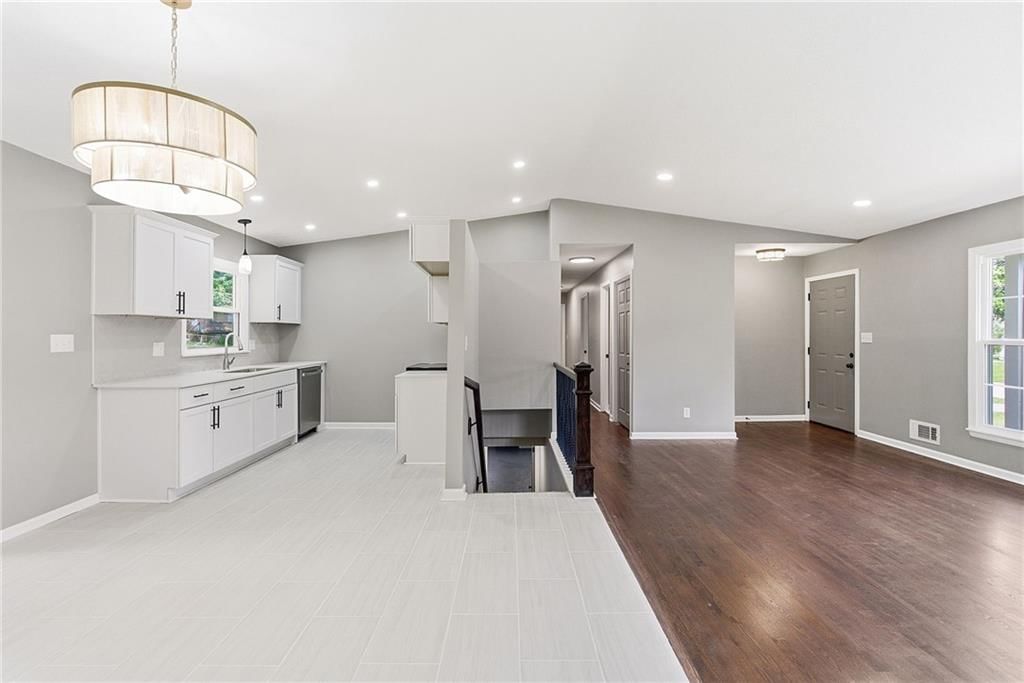 9939 Campbell Street — photo 13