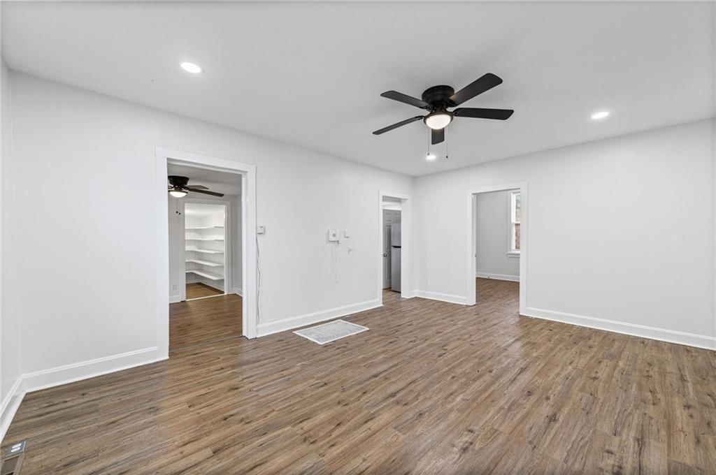 3320 Spruce Avenue — photo 10