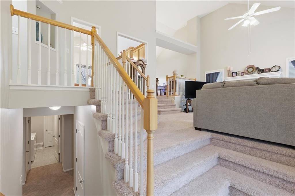 2353 SW Switchback Court — photo 3