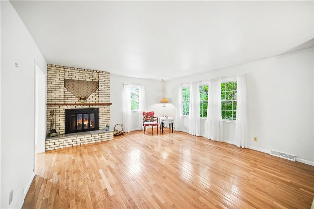4414 Douglas Street — photo 5