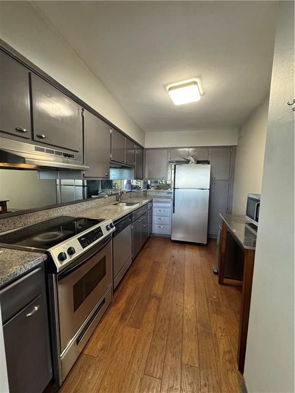 803 W 48th Street W — photo 33