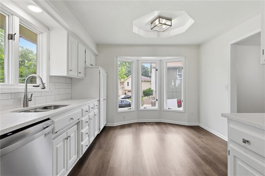1512 NE Westwind Drive — photo 3