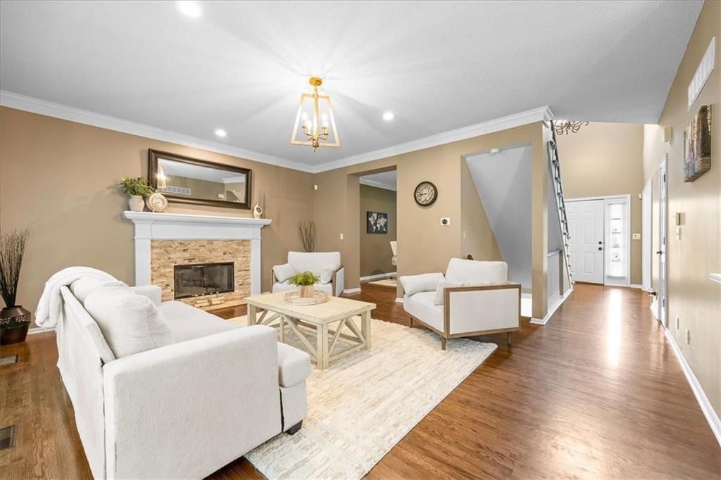 13802 Pembroke Lane — photo 4