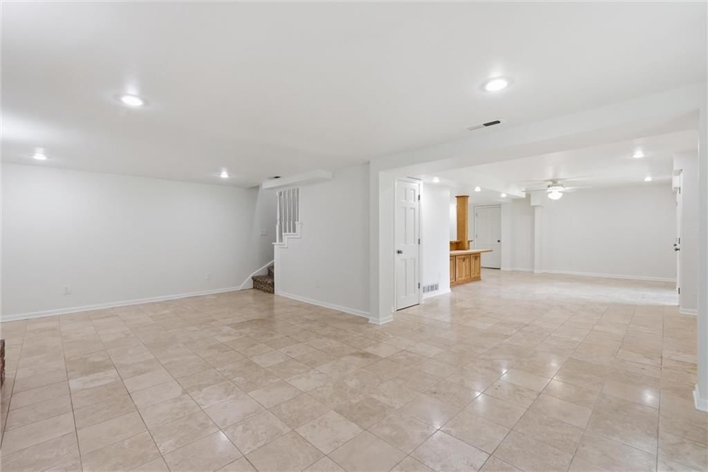 9606 N Charlotte Street — photo 21