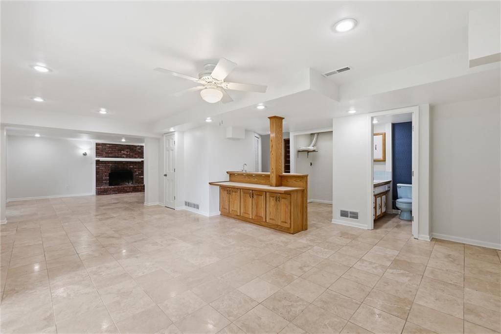 9606 N Charlotte Street — photo 22