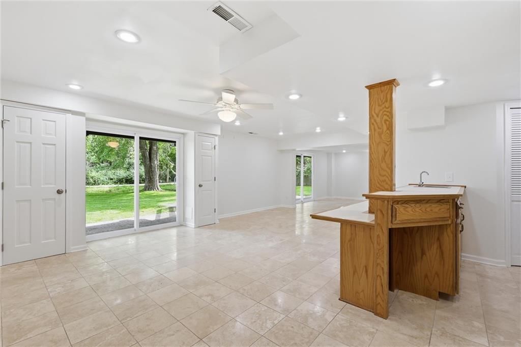 9606 N Charlotte Street — photo 23
