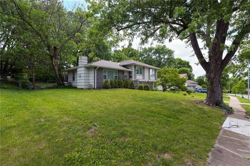 6001 Fairlane Drive — photo 2