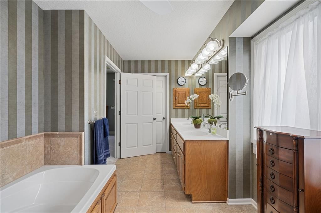 3805 S Beatrice Drive — photo 19