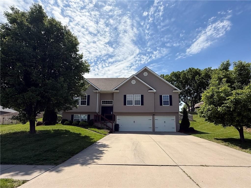 27175 Webster Court — photo 2