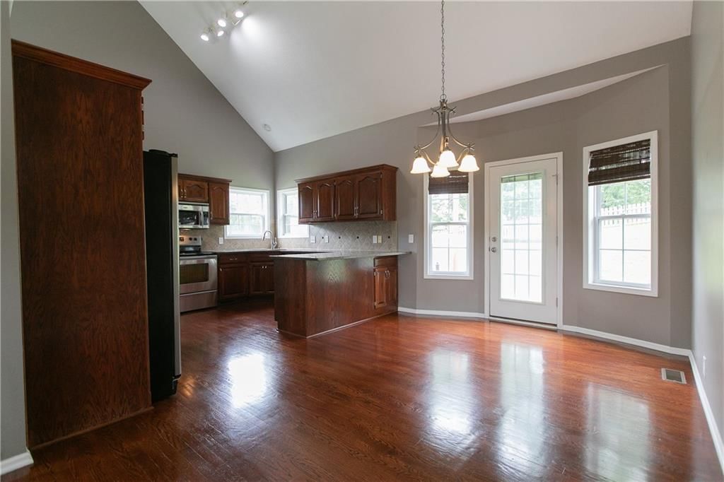 27175 Webster Court — photo 7