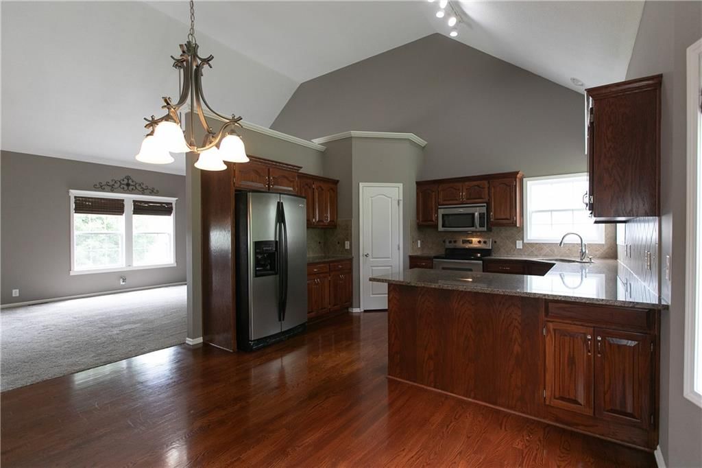 27175 Webster Court — photo 9