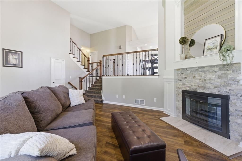 5823 N Mayview Avenue — photo 5