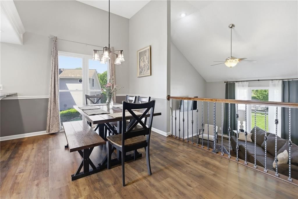 5823 N Mayview Avenue — photo 9