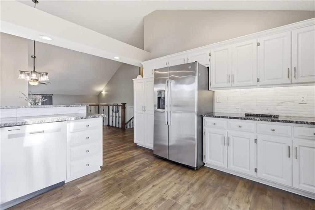 5823 N Mayview Avenue — photo 15