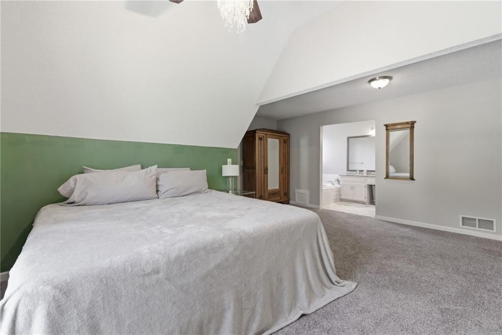 5823 N Mayview Avenue — photo 18
