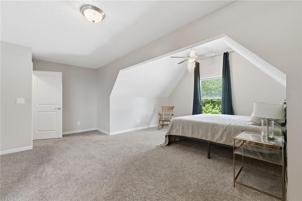 5823 N Mayview Avenue — photo 19