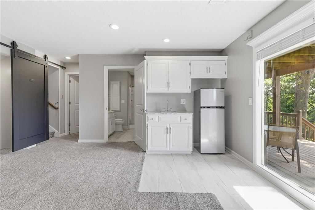 5823 N Mayview Avenue — photo 29