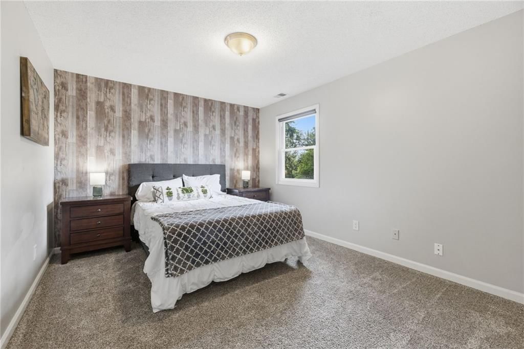 5823 N Mayview Avenue — photo 32