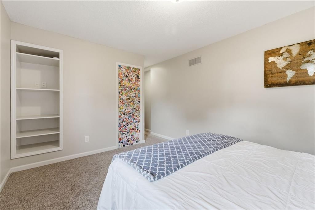 5823 N Mayview Avenue — photo 33