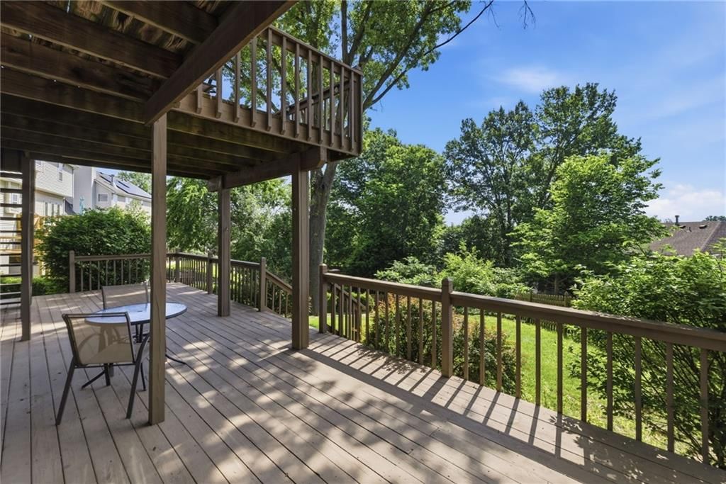 5823 N Mayview Avenue — photo 34