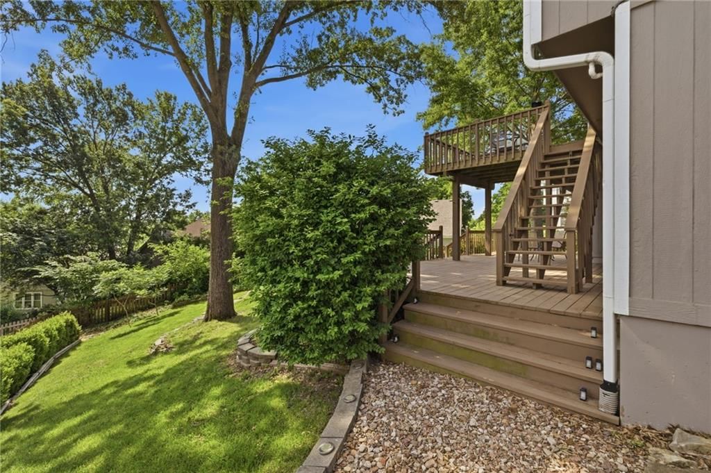 5823 N Mayview Avenue — photo 35