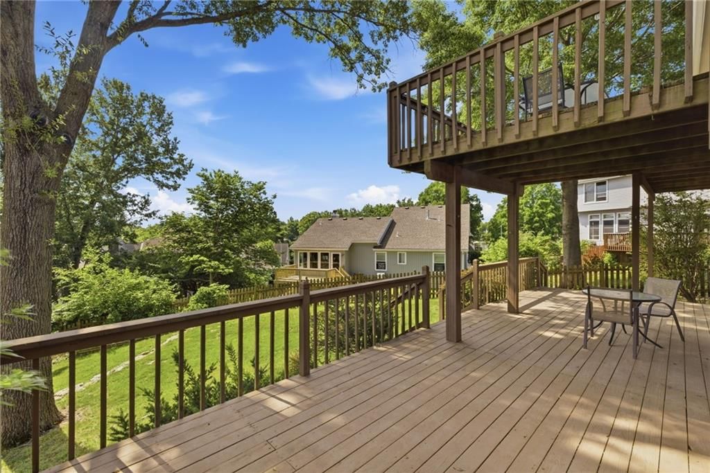 5823 N Mayview Avenue — photo 36