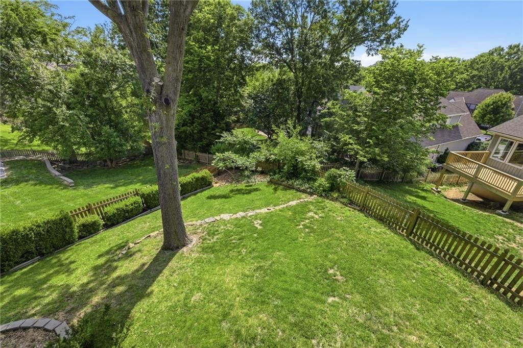 5823 N Mayview Avenue — photo 37