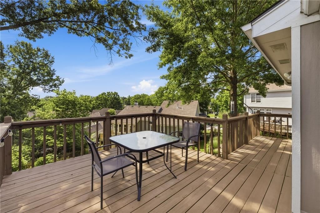 5823 N Mayview Avenue — photo 38