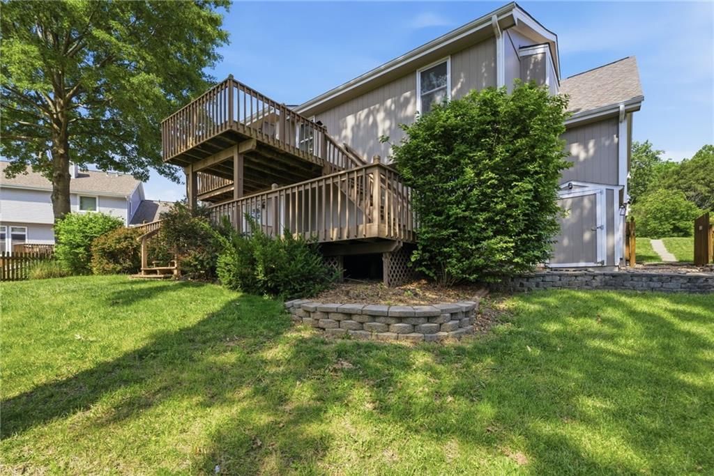 5823 N Mayview Avenue — photo 39