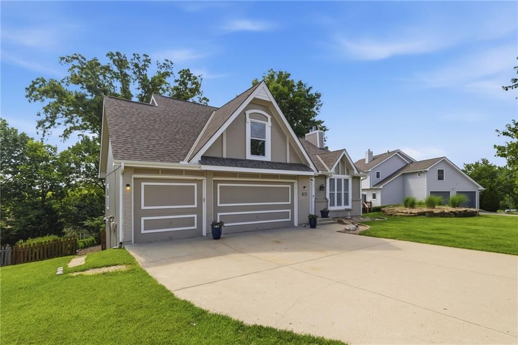 5823 N Mayview Avenue — photo 42