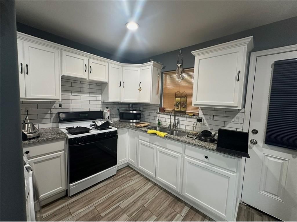 4722 Ottawa Street — photo 14