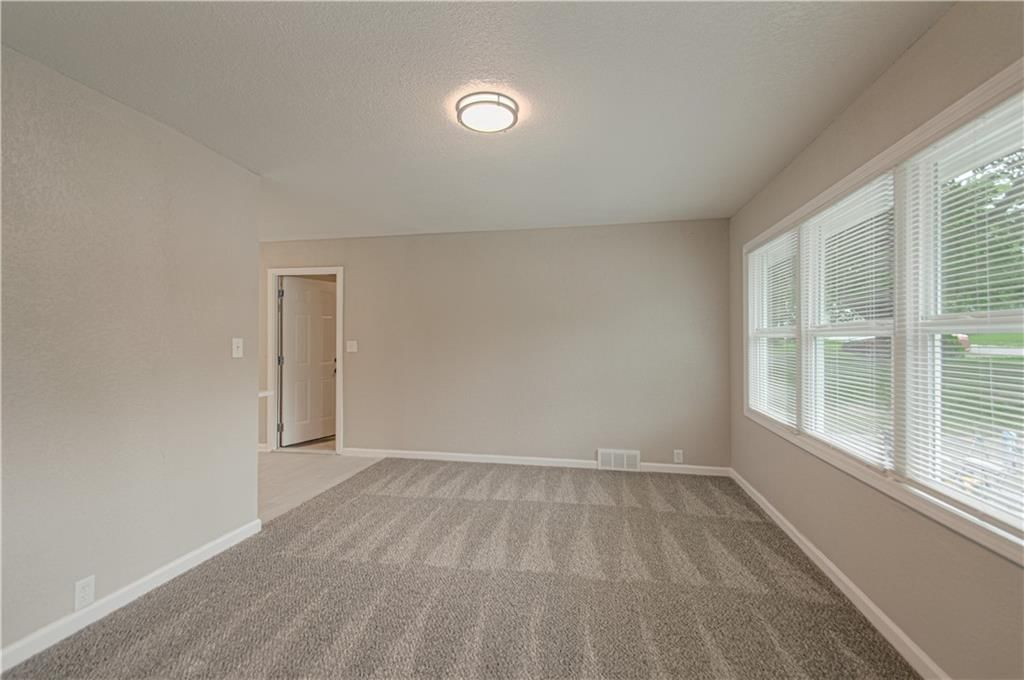 7003 E 112th Street — photo 3