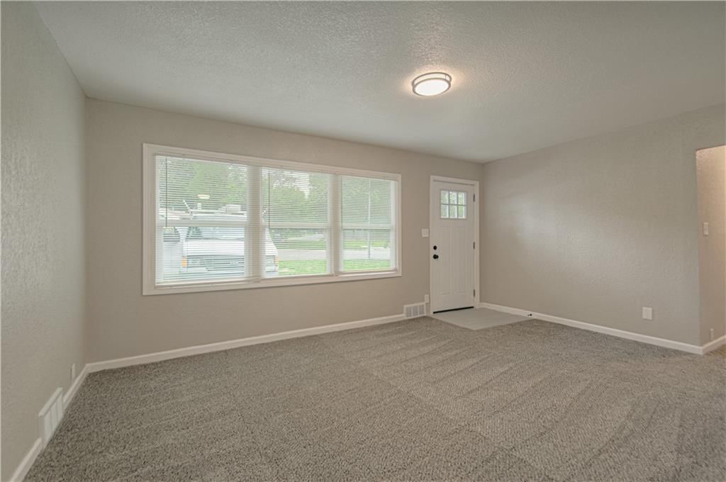 7003 E 112th Street — photo 5