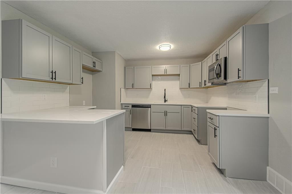7003 E 112th Street — photo 8