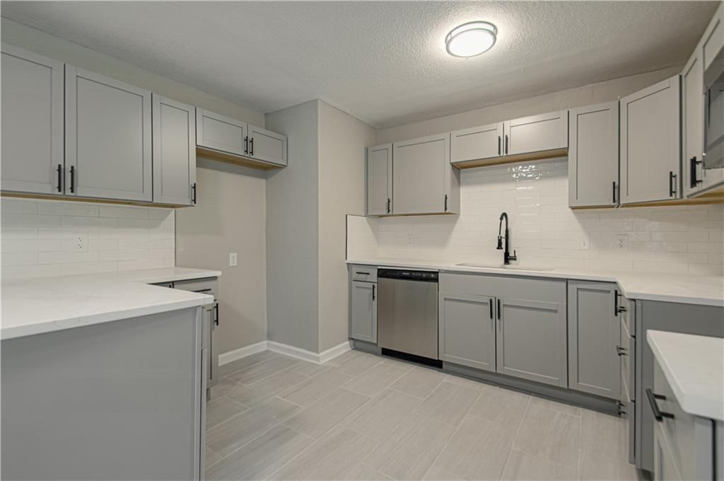 7003 E 112th Street — photo 9