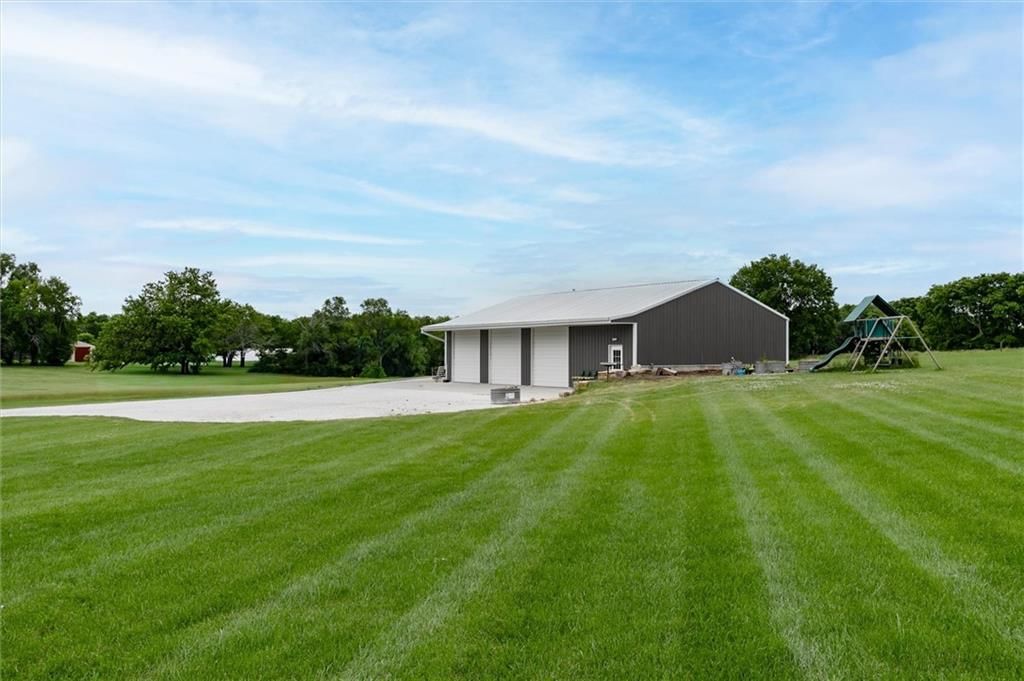 21385 NALL Avenue — photo 4