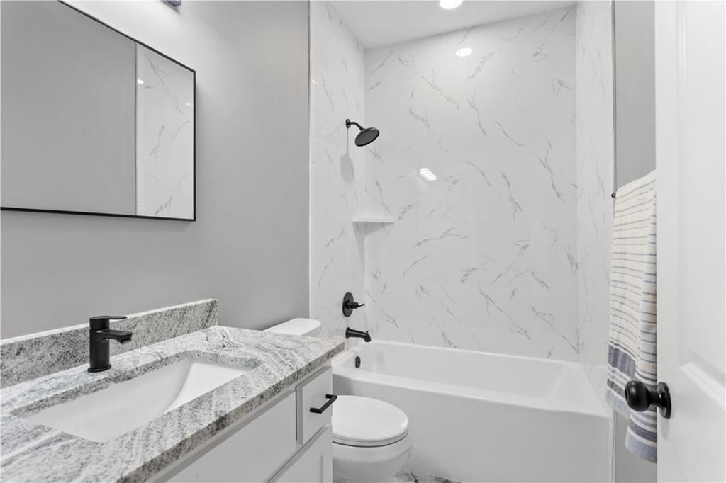 210 Park Street — photo 18
