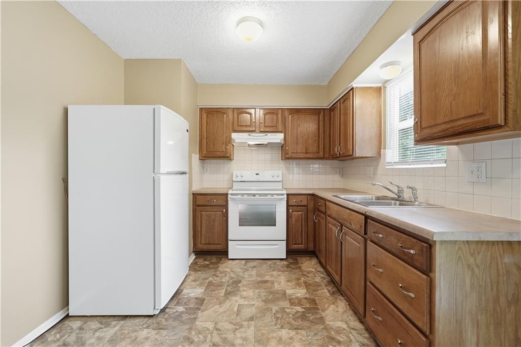 10408 SMALLEY Court — photo 8