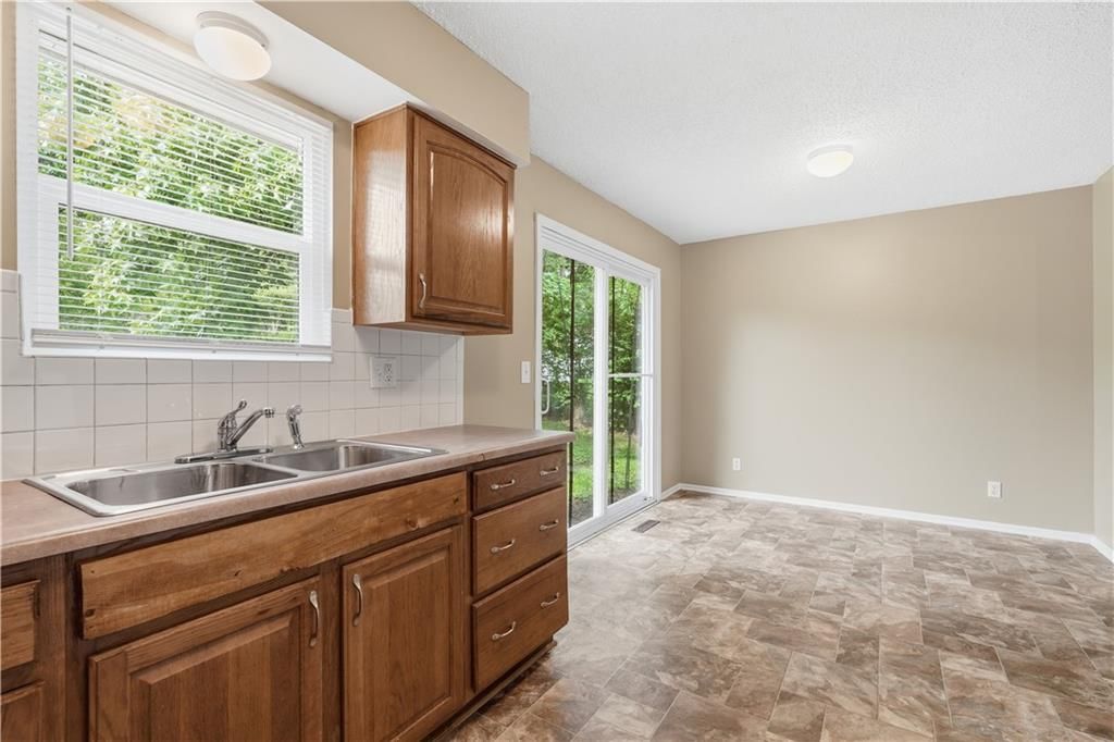 10408 SMALLEY Court — photo 10