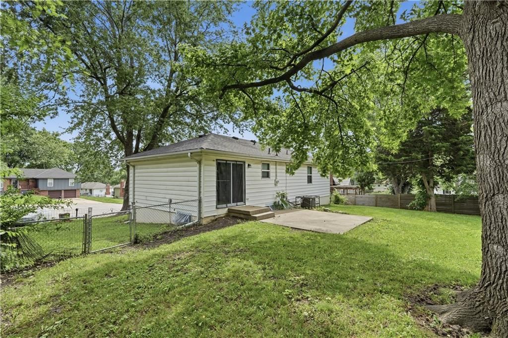 10408 SMALLEY Court — photo 18
