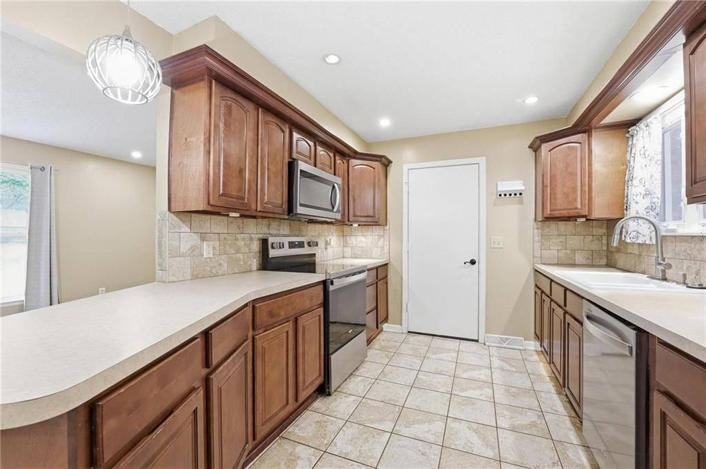 203 N Murphy Drive — photo 3