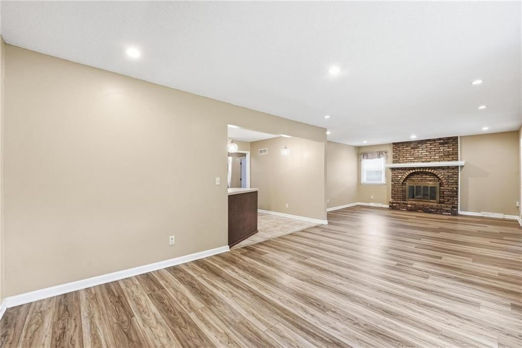 203 N Murphy Drive — photo 9