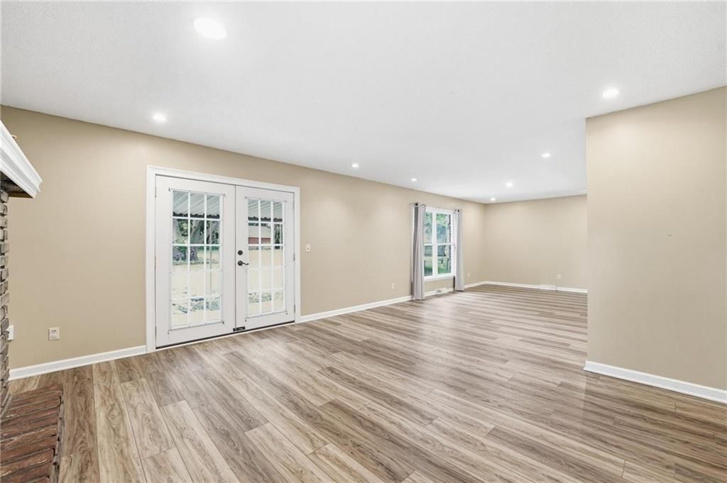 203 N Murphy Drive — photo 10